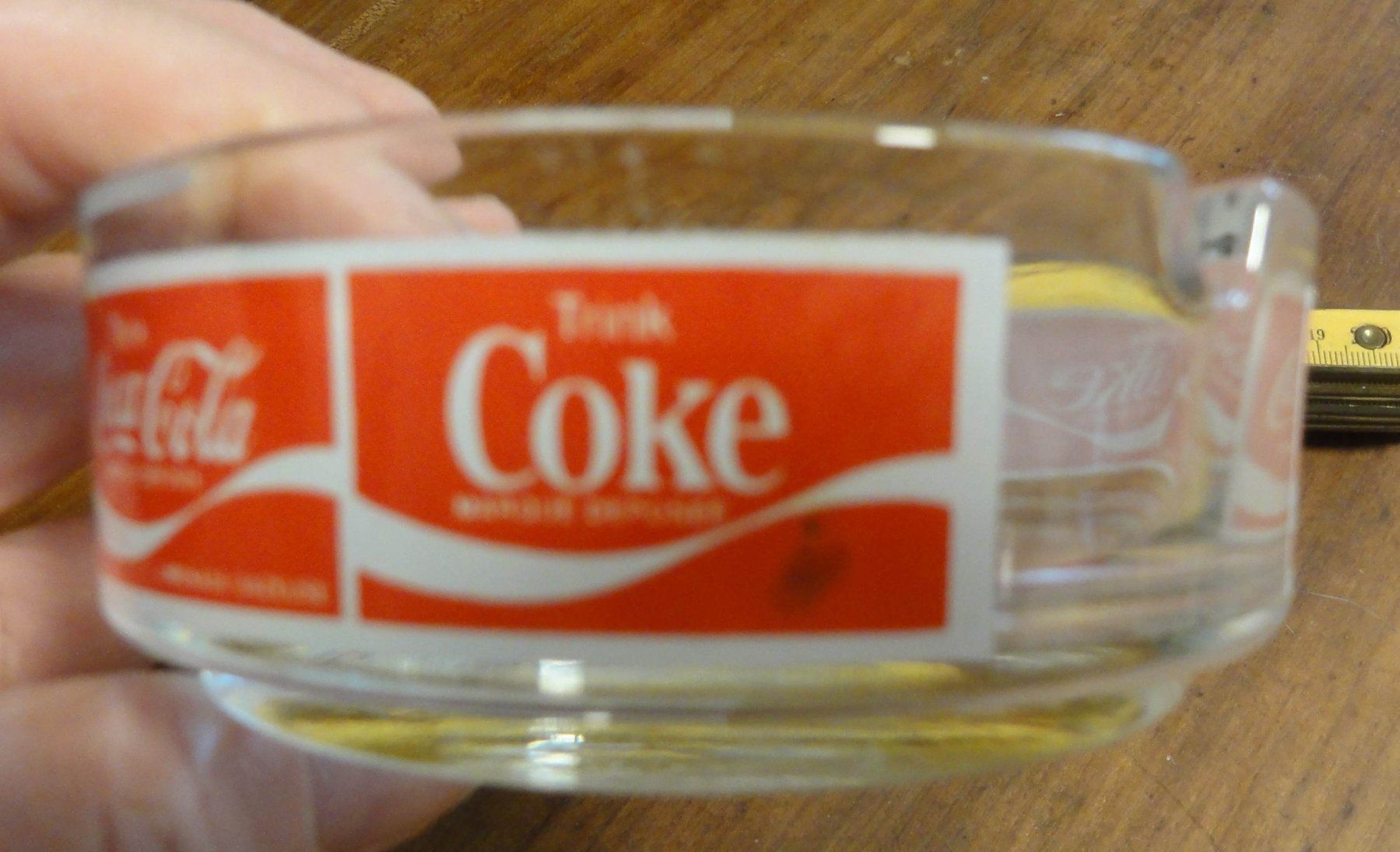 Coca-Cola Portacenere: Aschenbecher aus Glas Sujet Coca-Cola – Usato da Wohlen AG venduto da Flusslauf 4