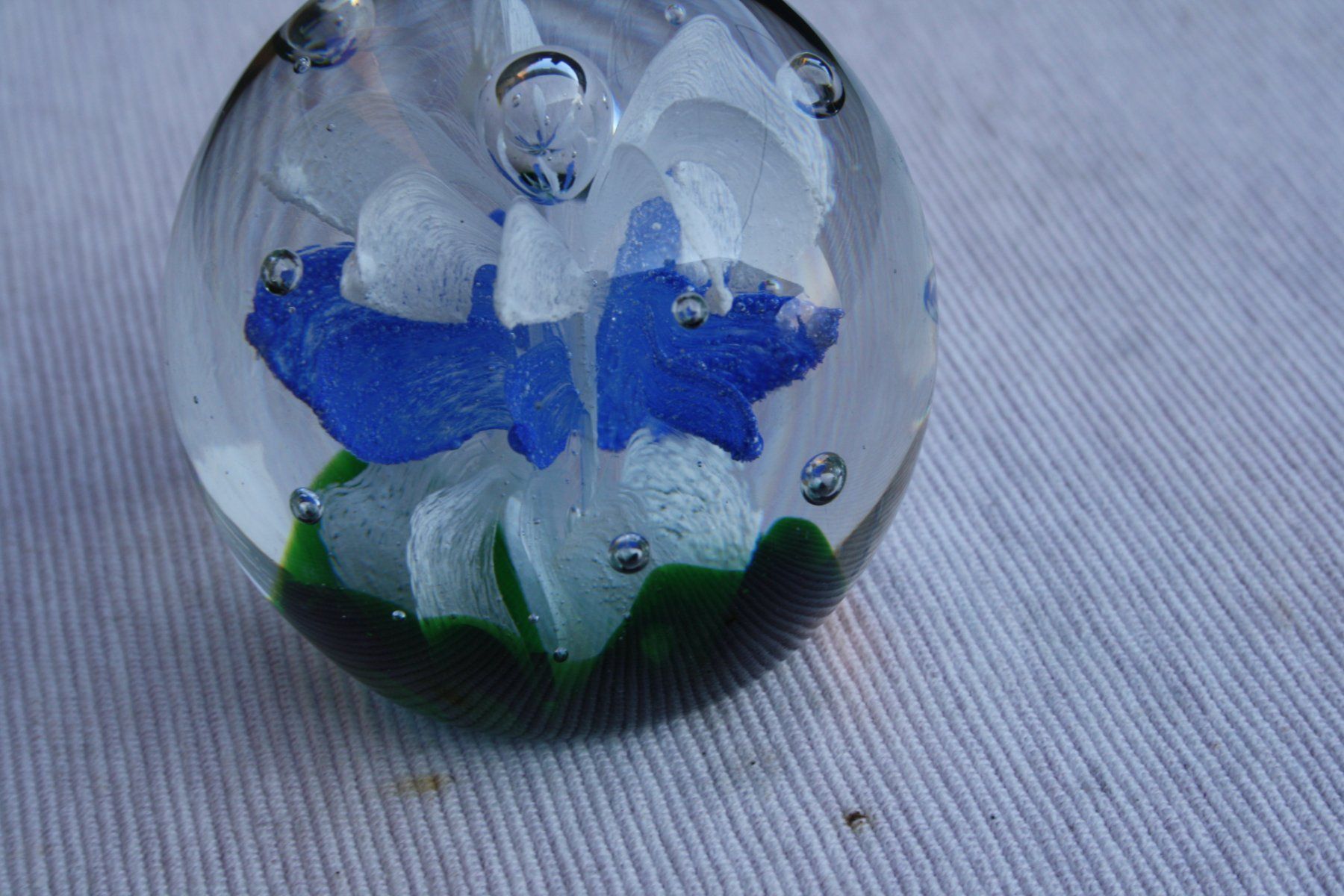 Gläser: PAPERWEIGHT GLAS-KUGEL BRIEFBESCHWERER – Gebraucht aus Wauwil von Pneuedy 3