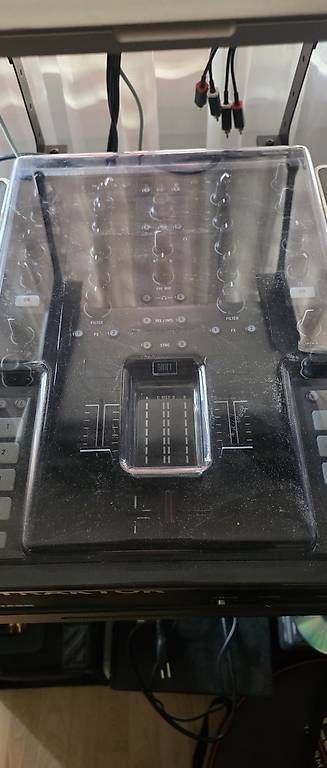 Console di mixaggio: Traktor z2 kontroll mixer – Usato da Bronschhofen venduto da doc.brow