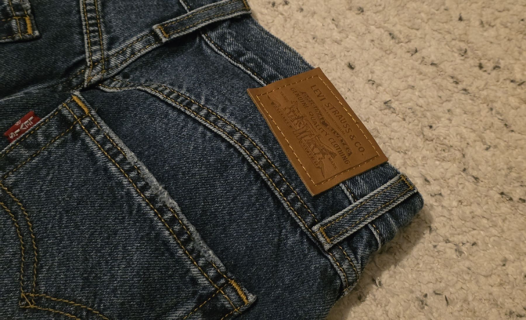 Levi's Jeans: Jean Levi's Mom Taille 26 – Nuovo (secondo la descrizione) da Vevey venduto da Renka2011 3