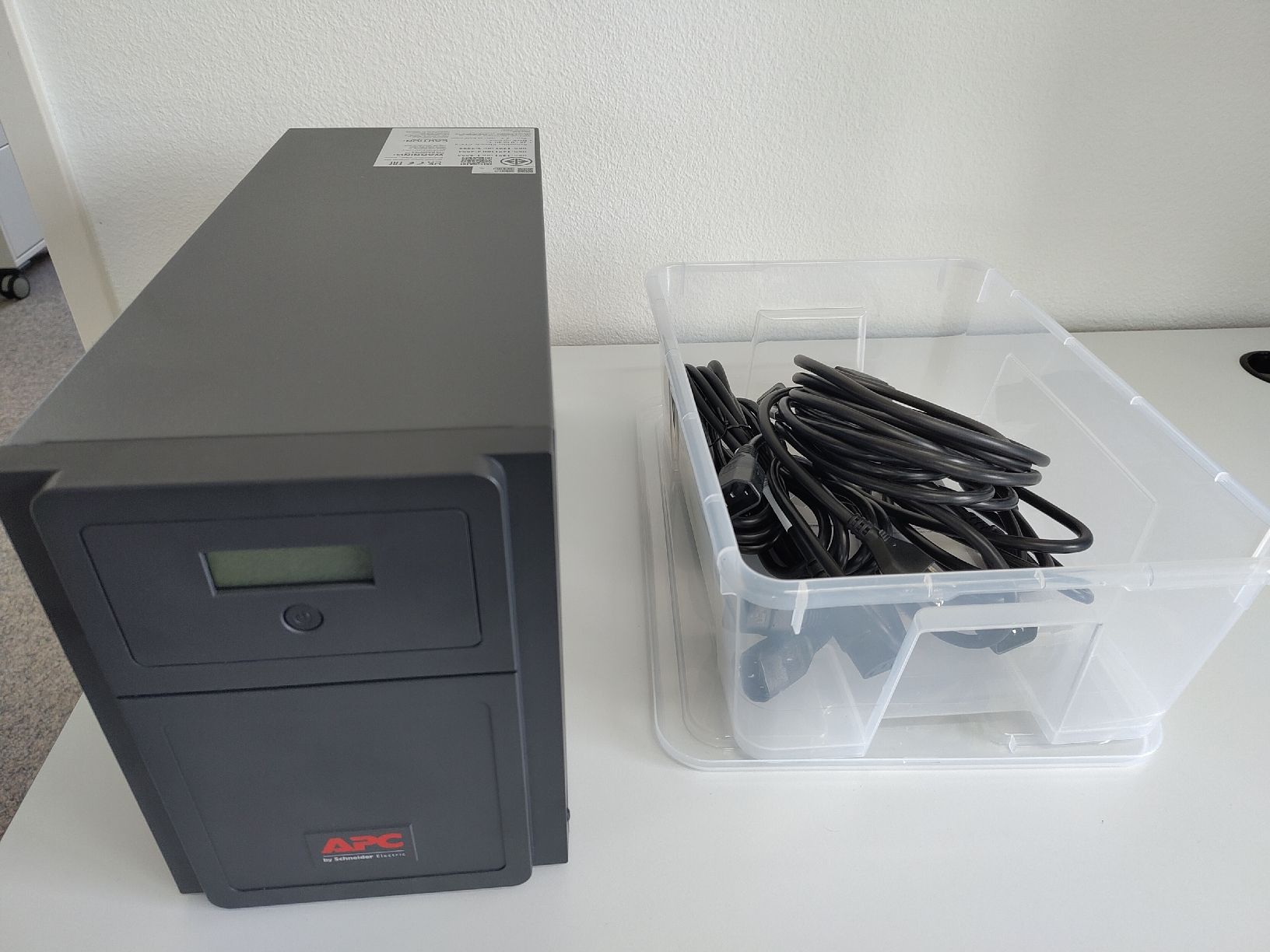 Apc Server: Neuwertige USV SMV3000CAI von APC – Nuovo (secondo la descrizione) da Kriens venduto da Angtobencher 5