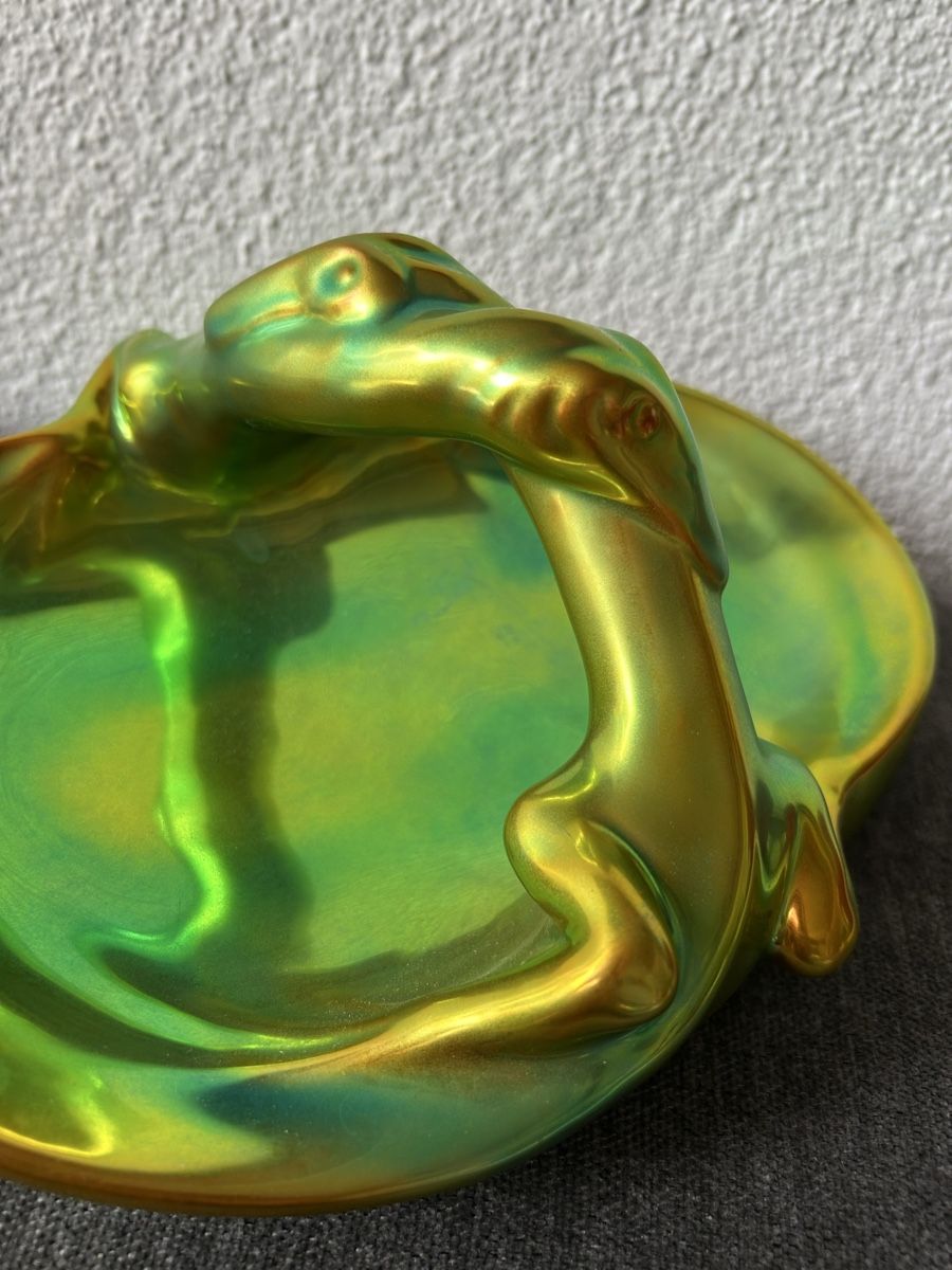 Zsolnay Tutte le decorazioni: Zsolnay "Eosin" Tablett - Top 🔝 – Usato da Hofstetten SO venduto da Treasurefinds 3