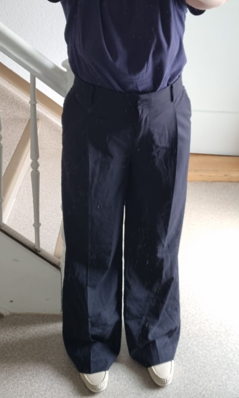 H&M Pantaloni: H&M Stoffhose Gr 38 – Nuovo e nell'imballaggio originale da Niederurnen venduto da Yaris_8091