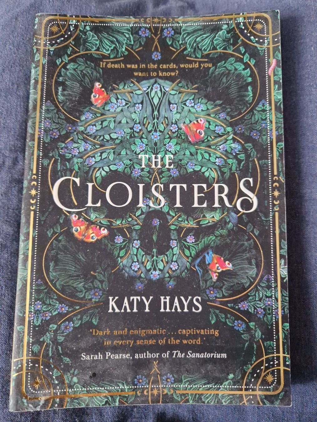 Libri: "The Cloisters" Katy Hays – Usato da Neuhausen am Rheinfall venduto da Alchimista