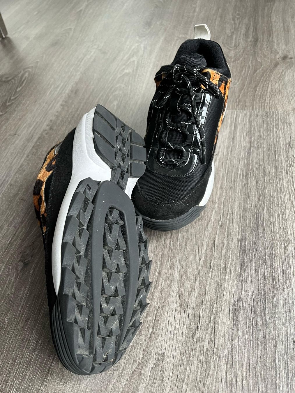 DKNY Scarpe da donna: DKNY Sneaker Gr. 37 - stylische Leo-Optik – Nuovo (secondo la descrizione) da Frenkendorf venduto da klourenco 4