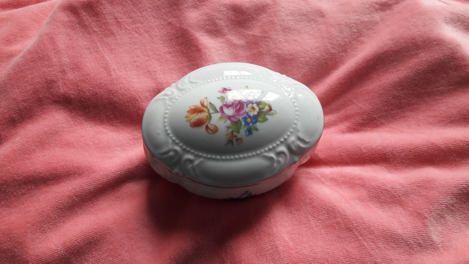 Barattoli: boîte porcelaine 1877 GDR – Nuovo (secondo la descrizione) da St-Aubin FR venduto da celine217 1