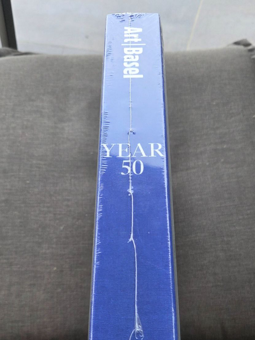 Libri: Art Basel 1970-2020 Book New – Nuovo e nell'imballaggio originale da Beinwil am See venduto da gabipetrovay 2
