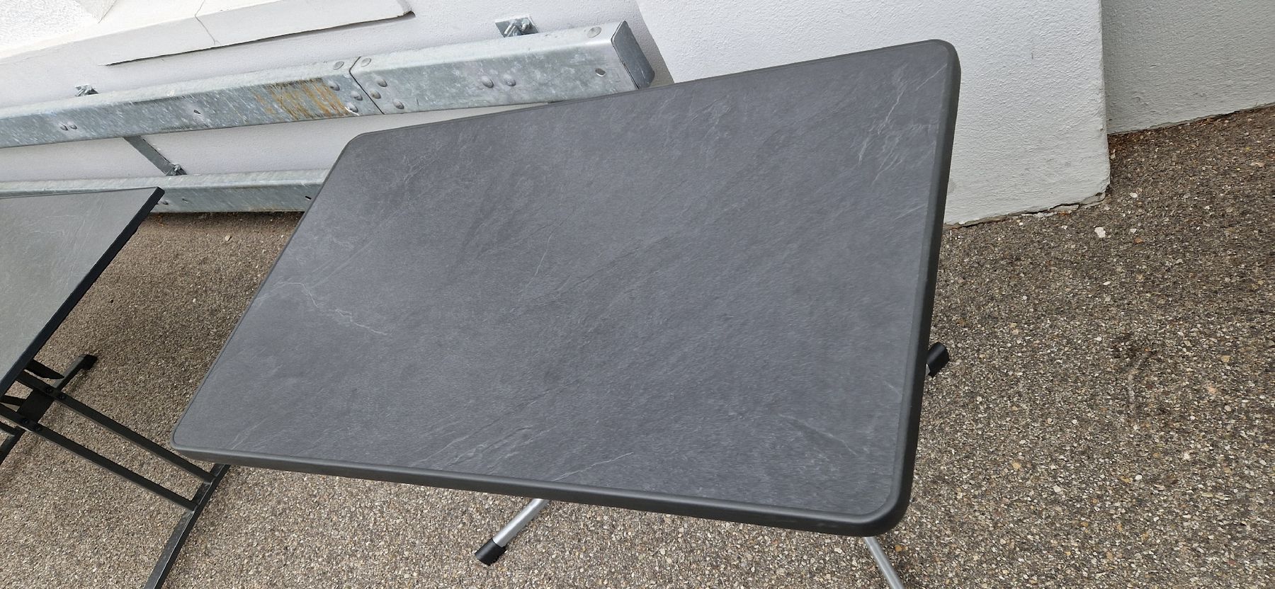 Tables: Gartentisch neu – Neuf avec emballage d'origine à Lützelflüh-Goldb par Rampenverkauf_72_ 2