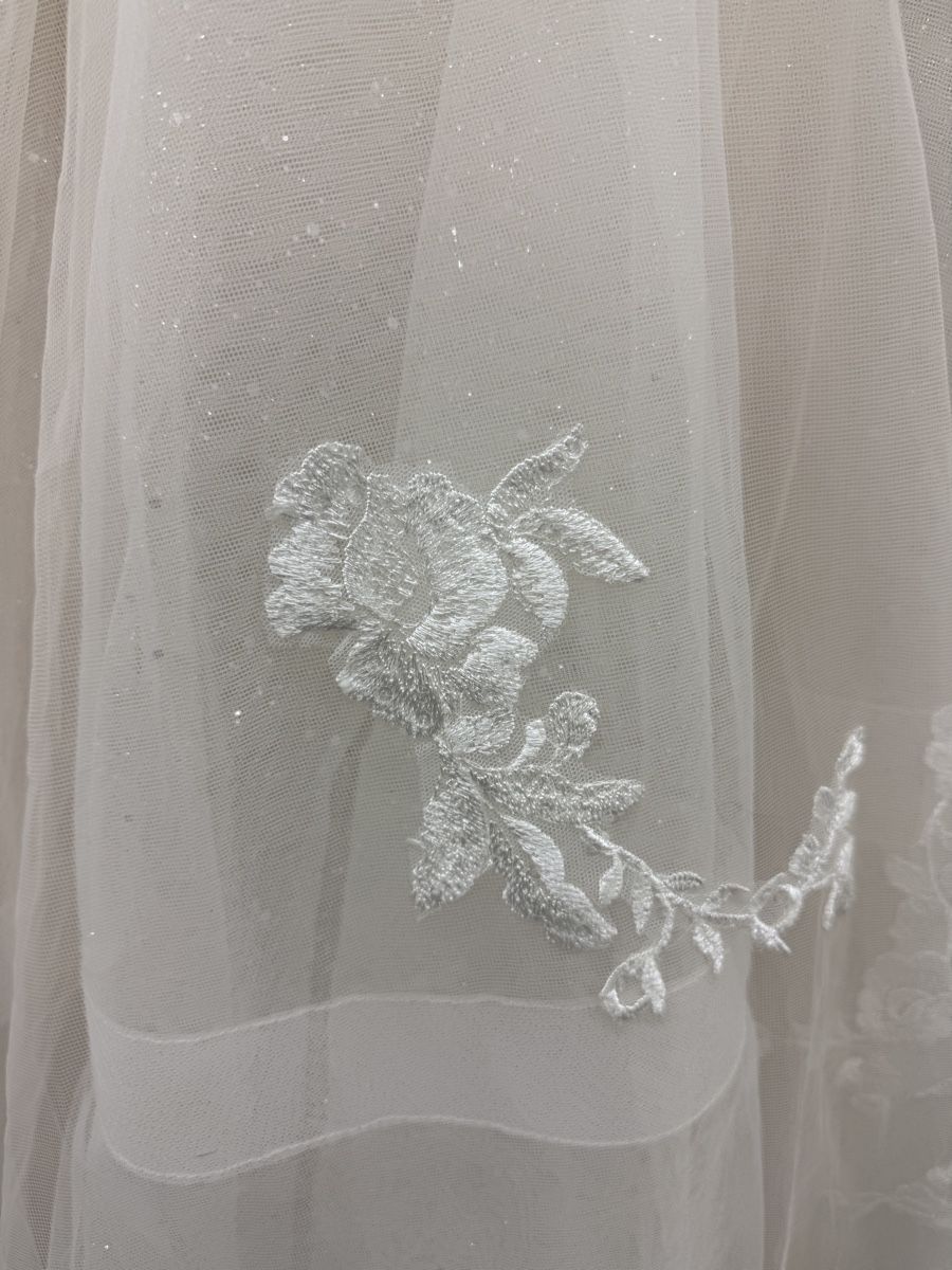 Vestiti: Abito sposa manica lunga in pizzo con scollo a V – Usato da Bellinzona venduto da mon_2wjn 5