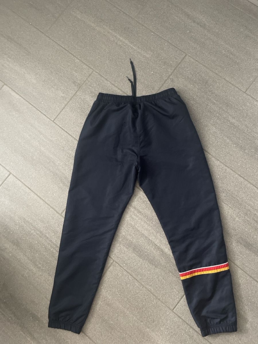 Pantalons: Trainerhose Gr. L – D'occasion à Laufen par bia_7vr6 4