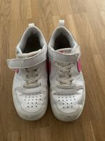 Nike Kinderschuhe, Grösse 30, Top Zustand für den Herbst