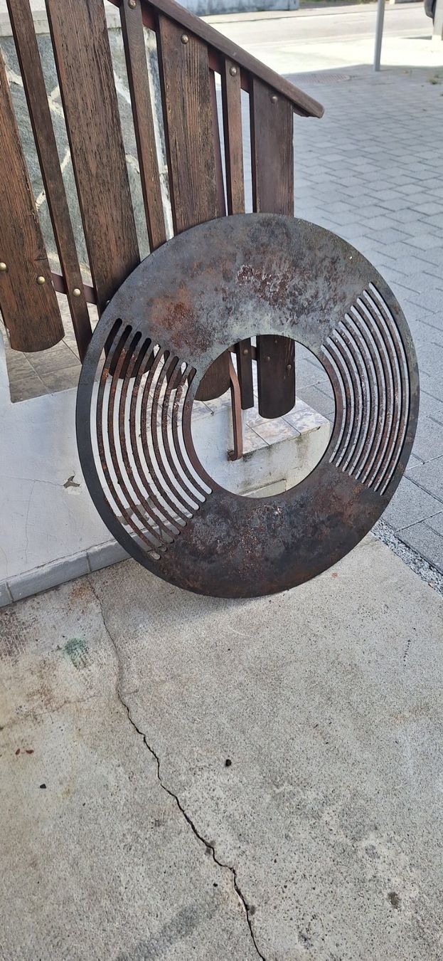 Cheminée d'extérieur: Feuerschale mit Aluminium Abdeckung . – D'occasion à Basel par Meggesflomi 5