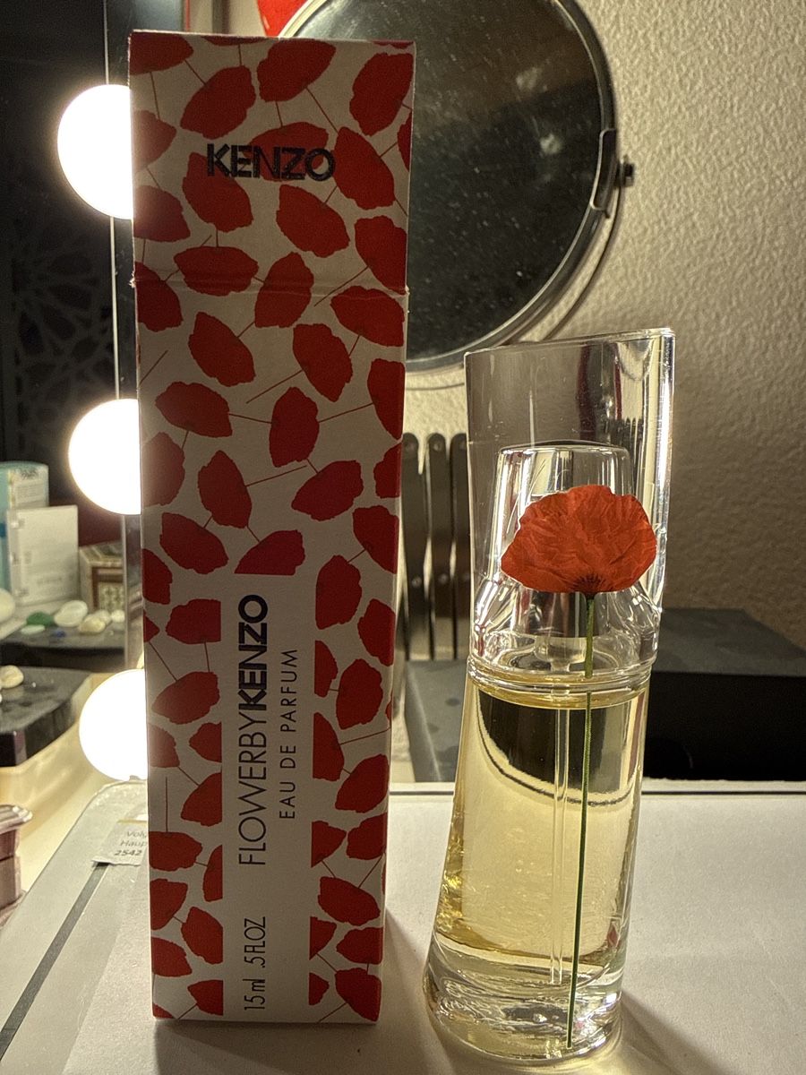 Kenzo Profumi & Eau de Toilette: Kenzo FlowerbyKenzo Eau de Parfum 15ml – Nuovo (secondo la descrizione) da Pieterlen venduto da Ksenia3003