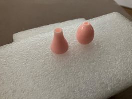 2 rosa schöne Blumenvasen für die Puppenwohnung, ca. 2cm