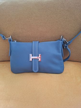 Sac à main en cuir bleu clair taille unique bon état