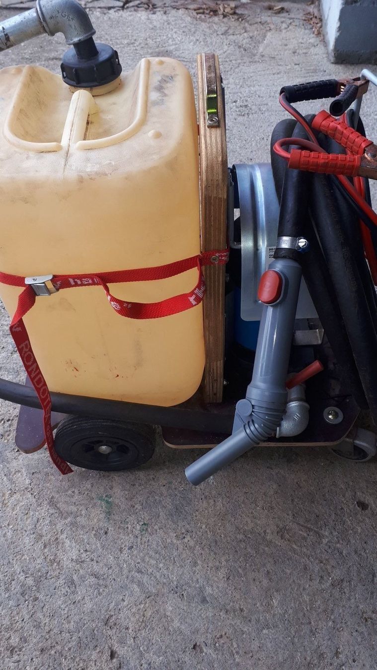 Tutti gli attrezzi: Diesel Pumpe 12 Volt – Usato da Menzberg venduto da elm_q9ff 1