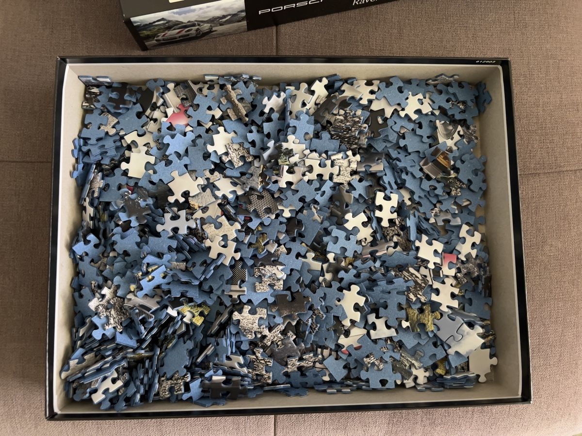 Ravensburger Puzzle: Porsche Puzzle Ravensburger 1000 Teile – Usato da Suhr venduto da KatzeMarta 1
