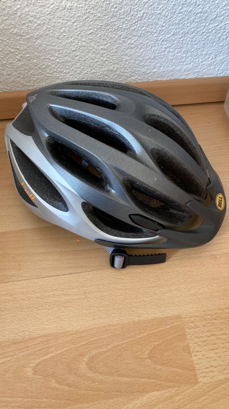 Caschi: Velohelm Neu – Usato da Brüttisellen venduto da kat_g7jv