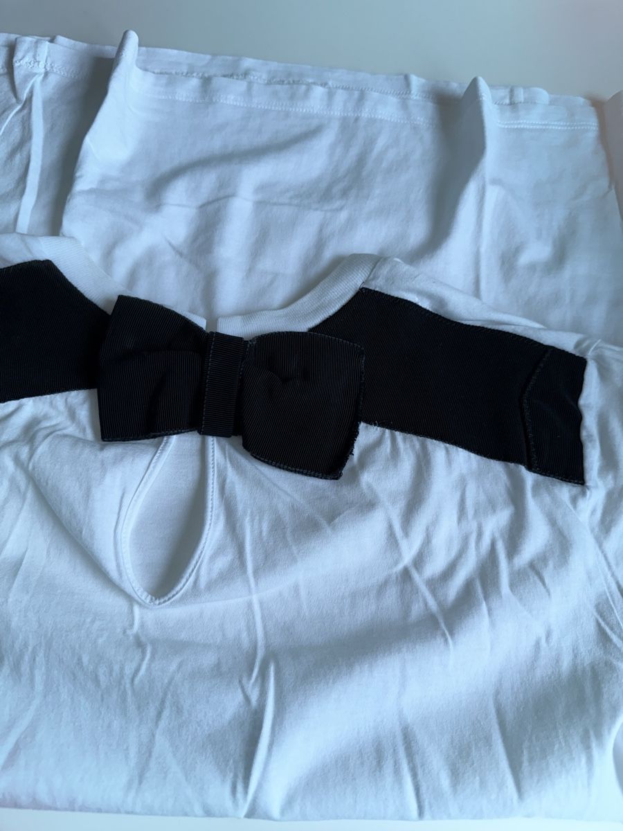 Prada T-shirt: Prada T-Shirt – Usato da Winterthur venduto da 19.19 3