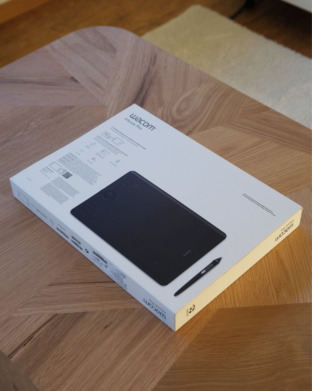 Wacom Tablet PC: Wacom Intuos Pro M Grafiktablett PTH-660-S mit Accessory Kit – Usato da Chur venduto da martin_tschigg 1