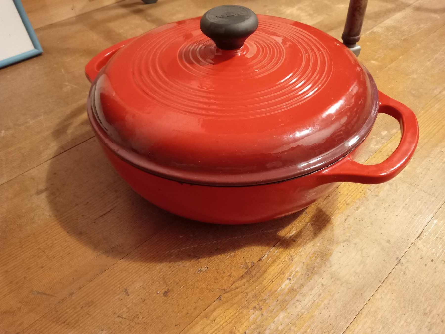 Cousances Töpfe: Bräter Gusseisen Topf Pyrex 25cm – Gebraucht aus Prez-vers-Siviriez von Monija70