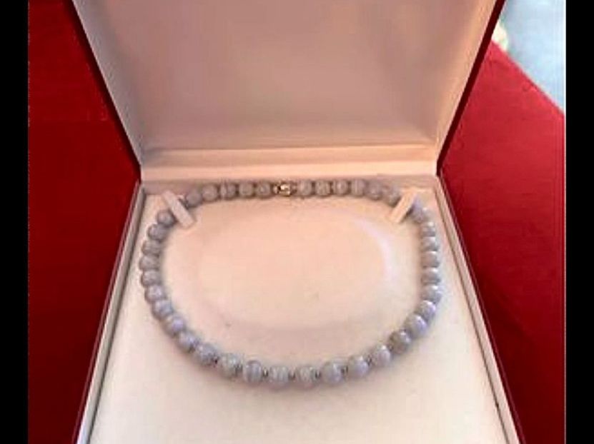 Catenine: hellblaue Chalcedon-Halskette mit 925er Silberverschluss – Nuovo e nell'imballaggio originale da Genève venduto da Mycollection