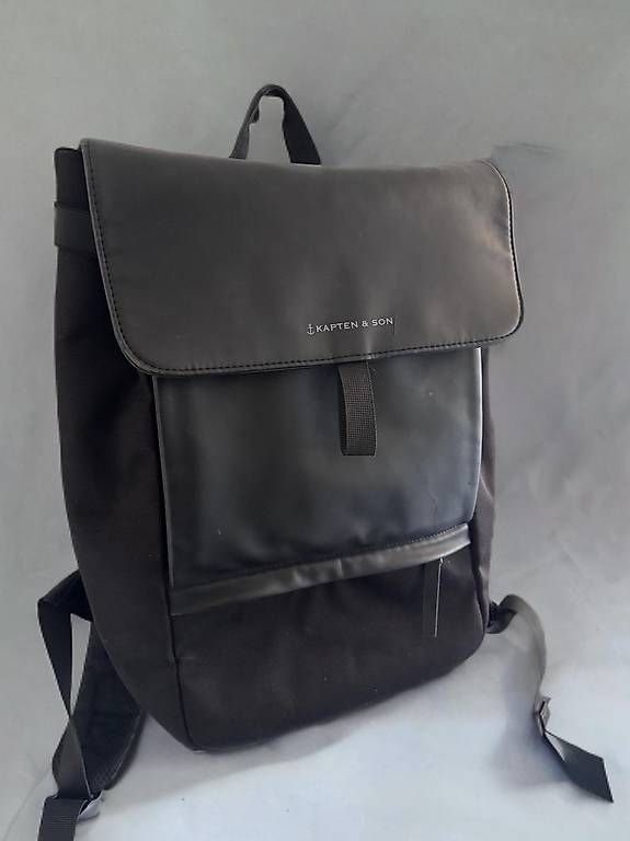 Kapten & Son Zaini: Kapten & Son Rucksack schwarz, 13 L – Usato da Zürich venduto da carmen_kandey_Insta