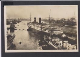 Genua  Hafen   :   alte Ansichtskarte mit Schiff