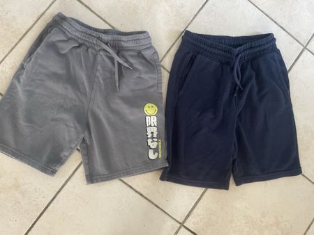 2 H&M Sweat Shorts Sommer Gr. 146/152 Grau/Dunkelblau 