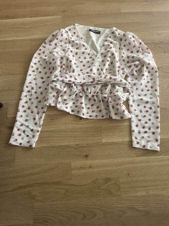Bluse mit Punkten Grösse M weiss rote Punkte 