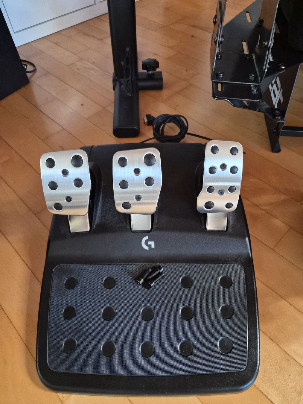 Systèmes de contrôle: Playseat Rennsitz mit Logitech Lenkrad Set gebraucht – D'occasion à Widnau par mer_6ghh 2