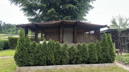 Gartenhaus mit gedecktem Sitzplatz zu verkaufen