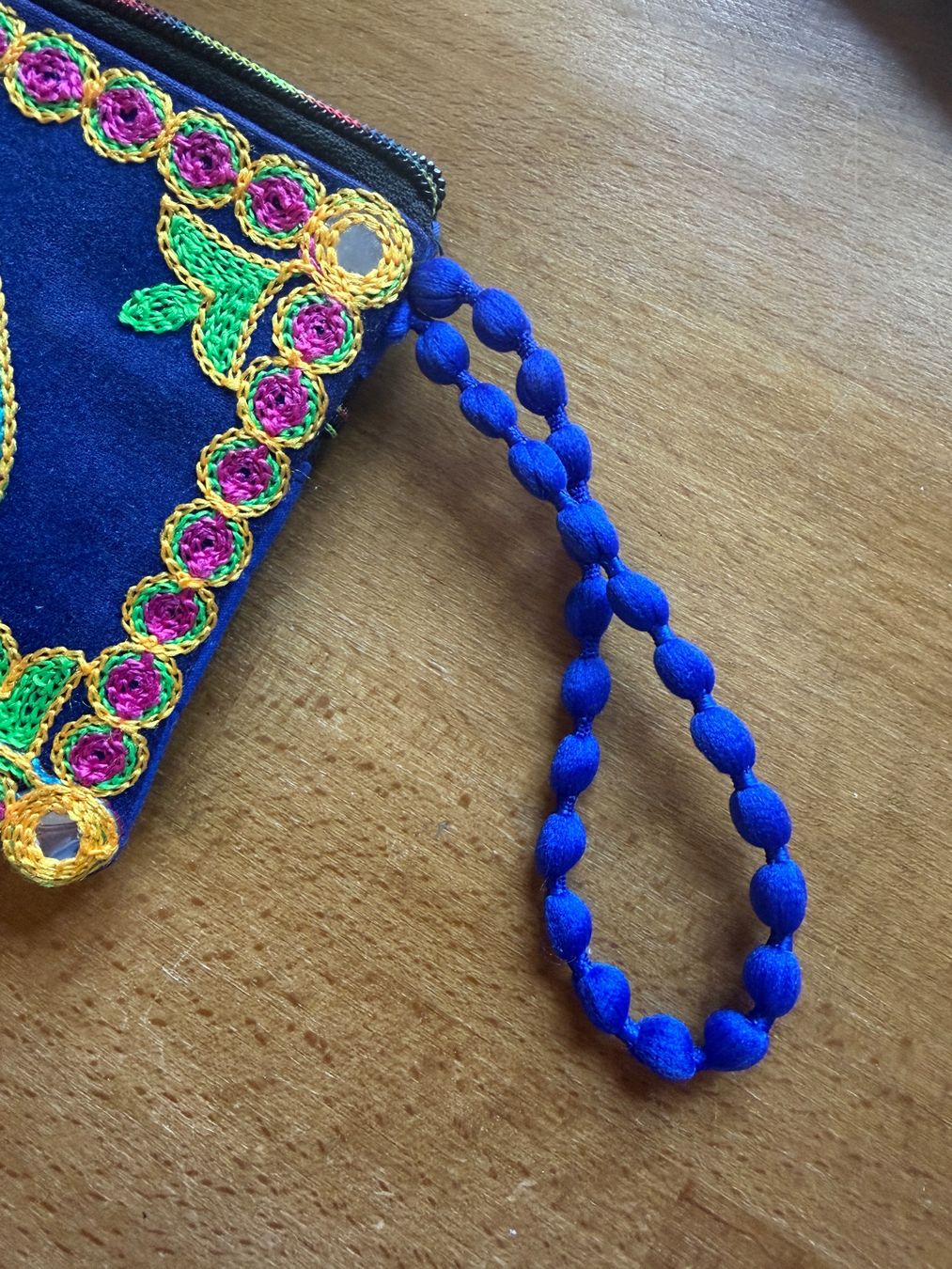 Sonstige Kleidung & Accessoires: Pochette brodée éléphant multicolore – Style indien – Gebraucht aus Porrentruy von Aussie25 3
