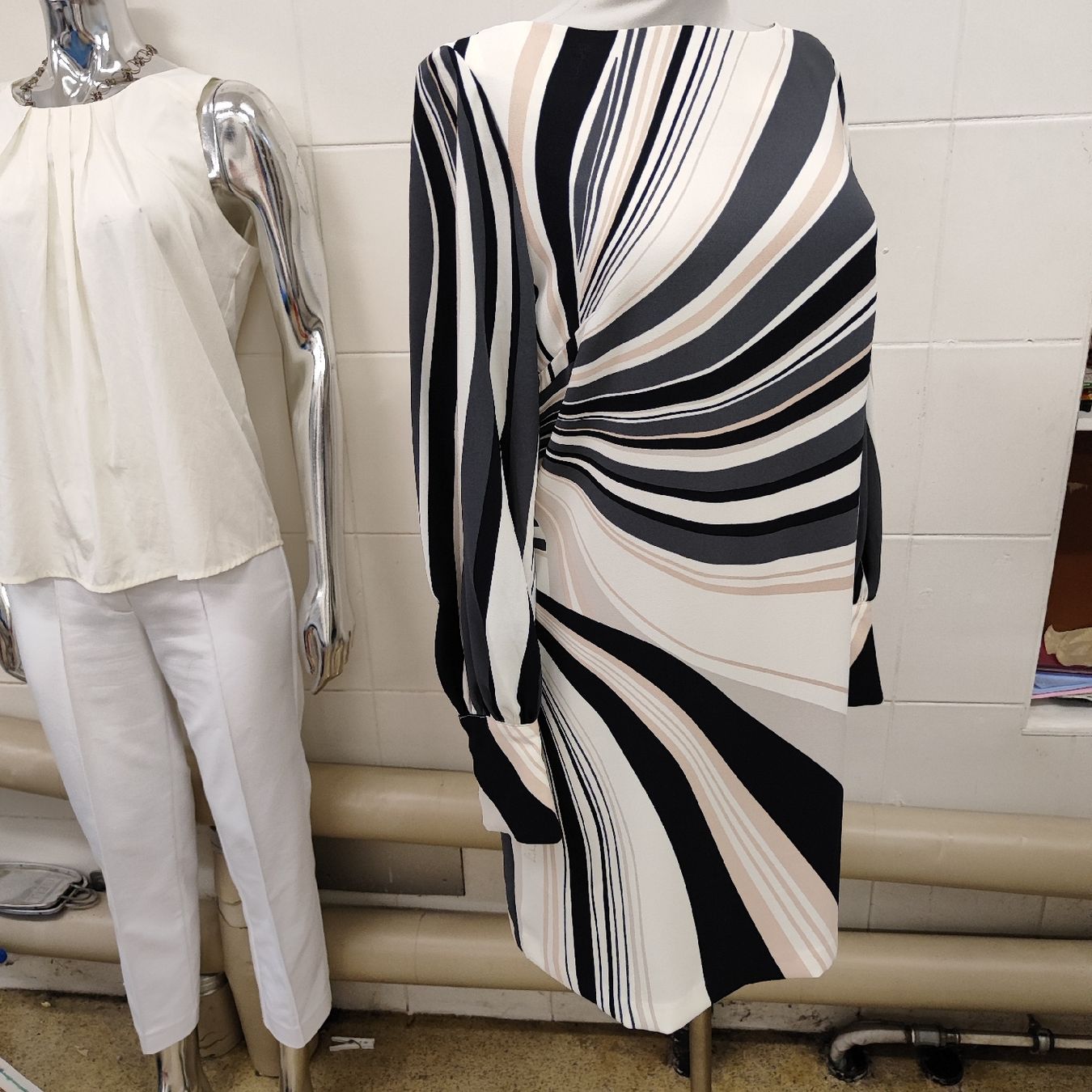 H&M Vestiti: Damenkleid gr38 – Nuovo (secondo la descrizione) da Langnau am Albis venduto da Judithsebi 2