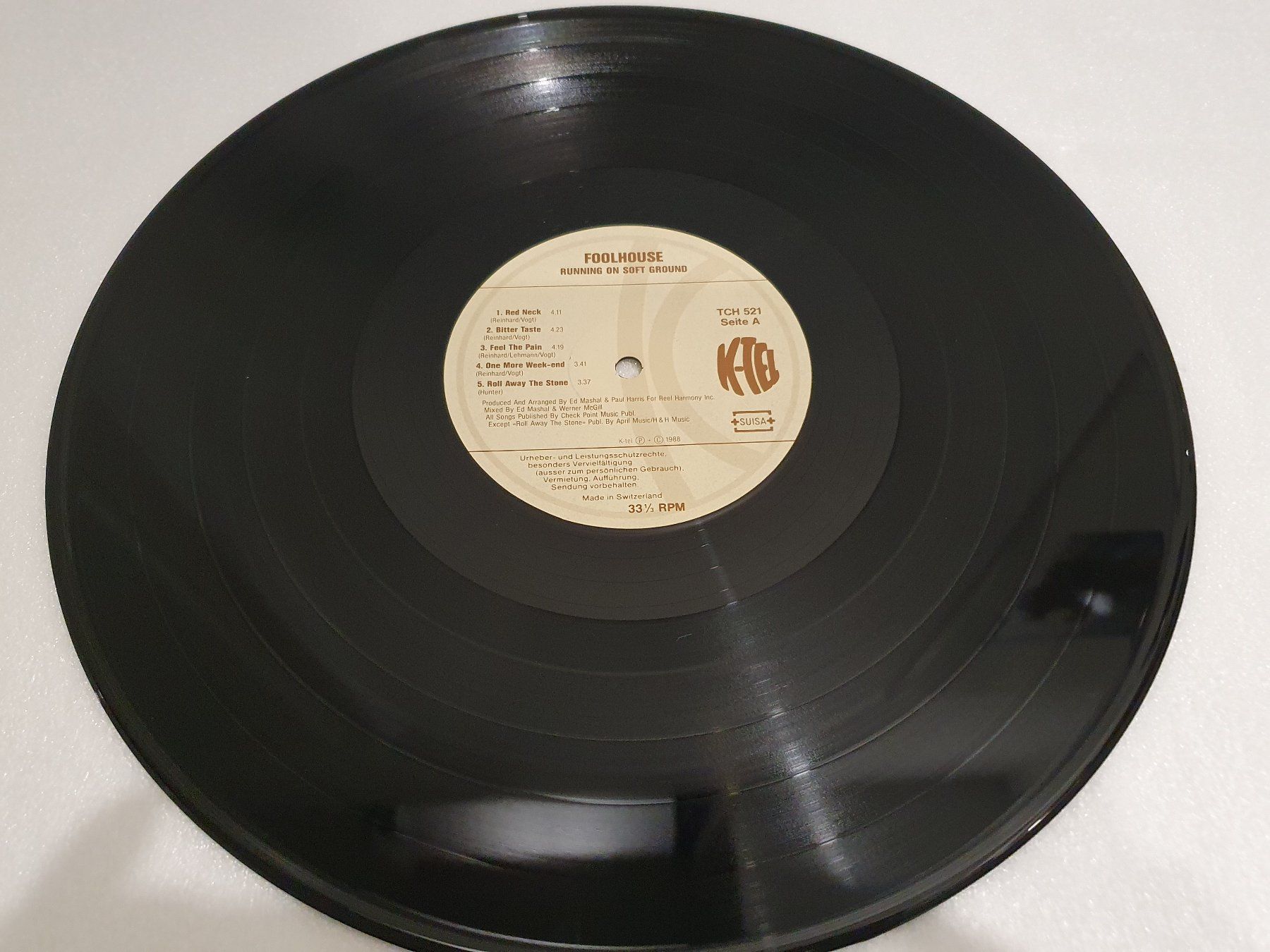 Vinyles: Fool House – Running On Soft Ground – D'occasion à Uster par Vinyl-Leidenschaft 2