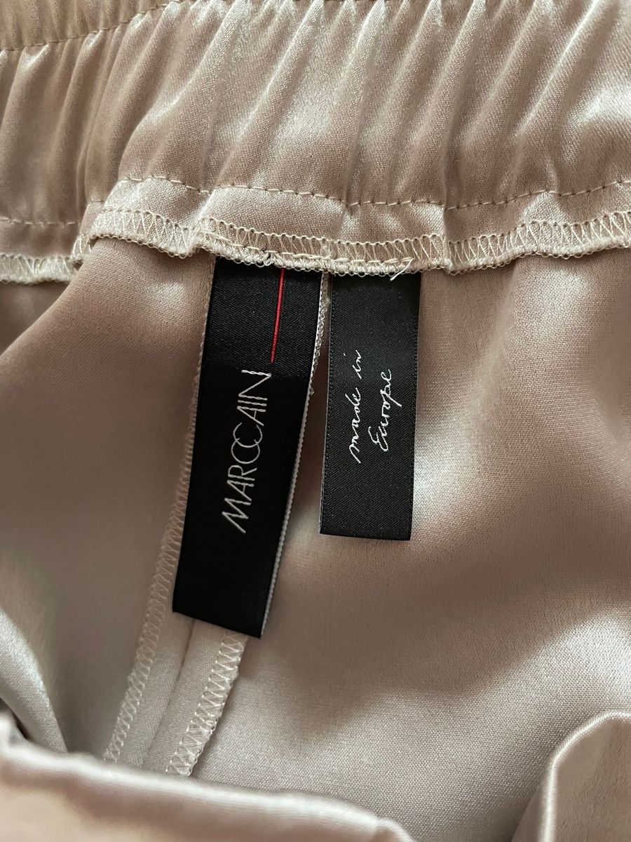 Marc Cain Pantaloni: Marc Cain Hose Grösse 42 mit Glanz – Usato da Sissach venduto da Monkbay 4