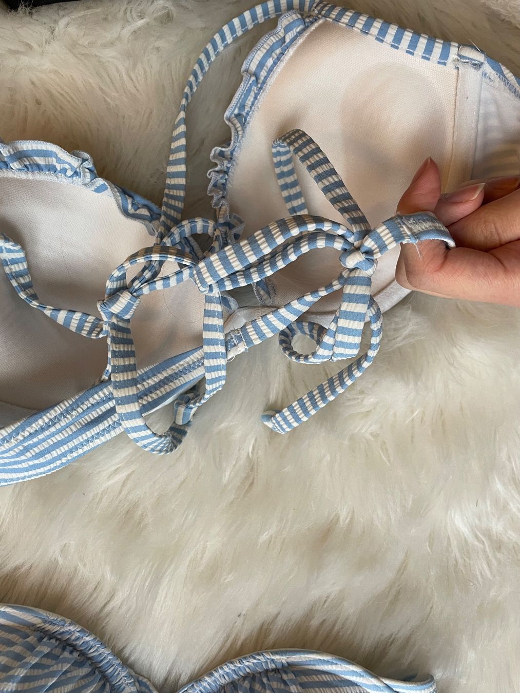 Costumi da bagno & Bikini: Sommer Bikini Tops, hellblau gestreift, Grösse S und M – Usato da Dübendorf venduto da ja-m 1
