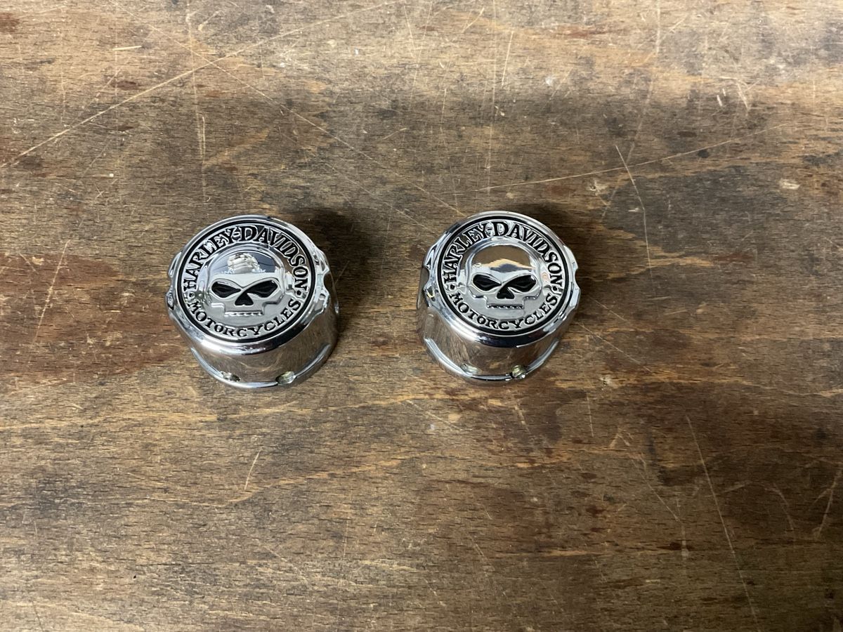 Harley-Davidson Tutti i ricambio per moto: Harley Davidson Nabendeckel für Vorderachse – Usato da Forch venduto da Jagaki