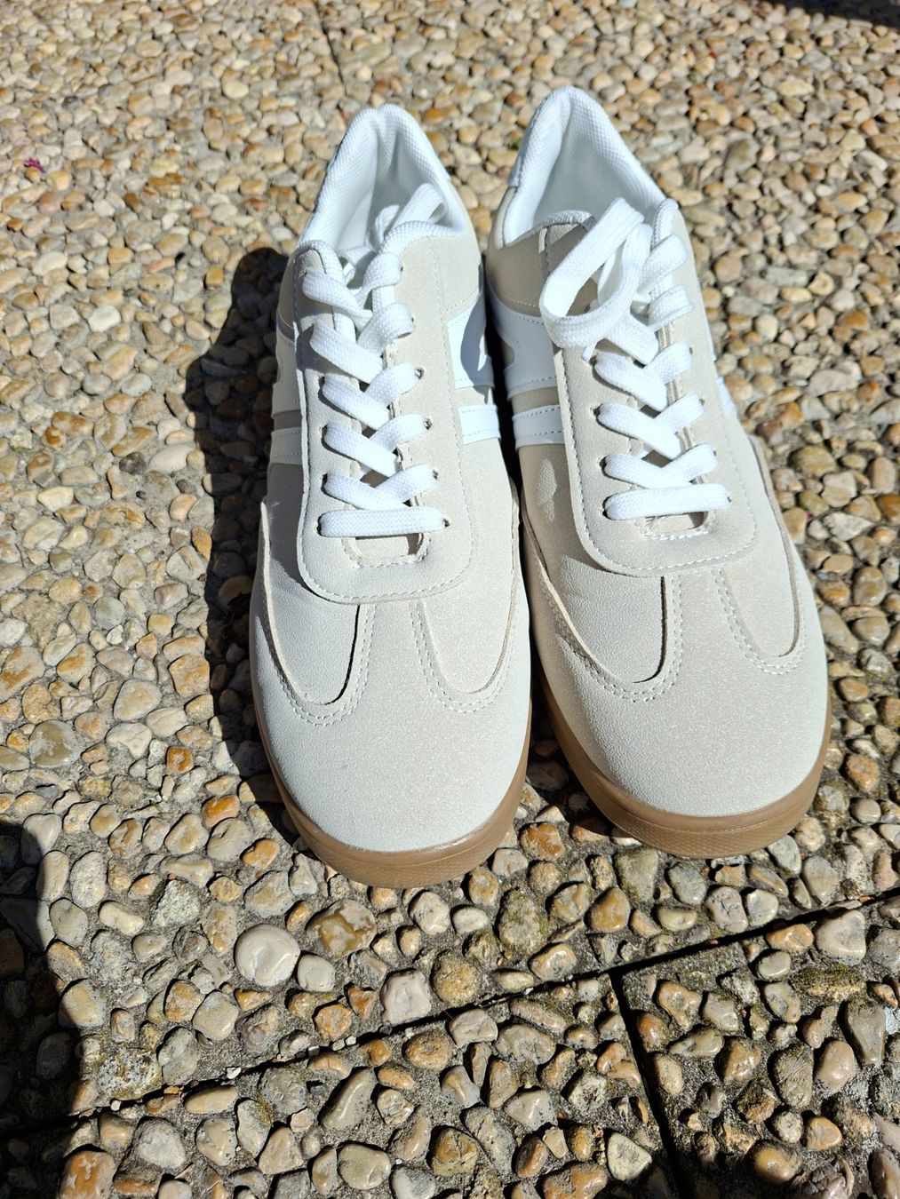 Damenschuhe: Sneaker beige weiss Gr. 40 – Gebraucht aus Gerolfingen von oceanblue 2