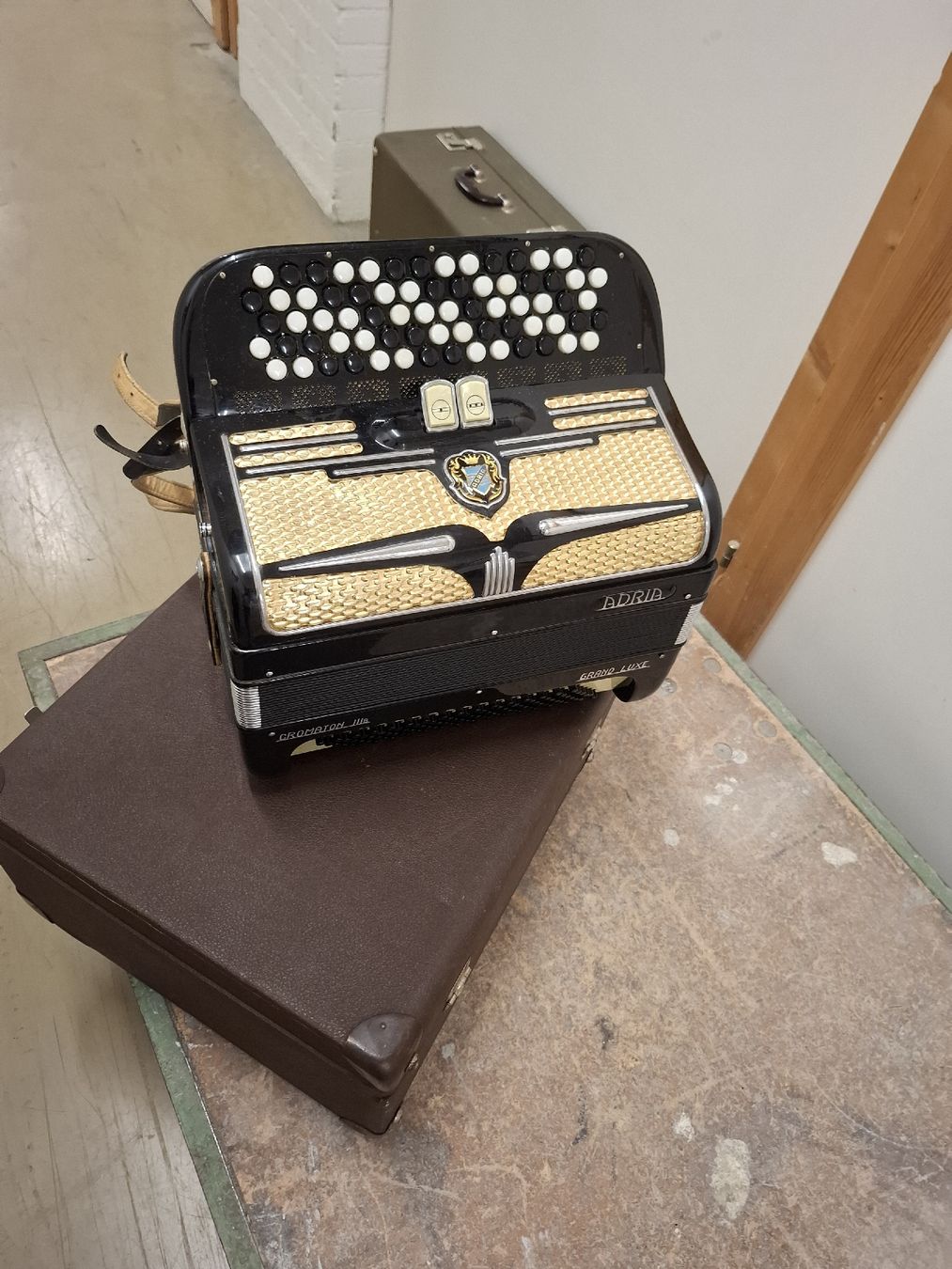 Strumenti musicali: chromatish orgeli – Usato da Villeneuve venduto da BibiVintage