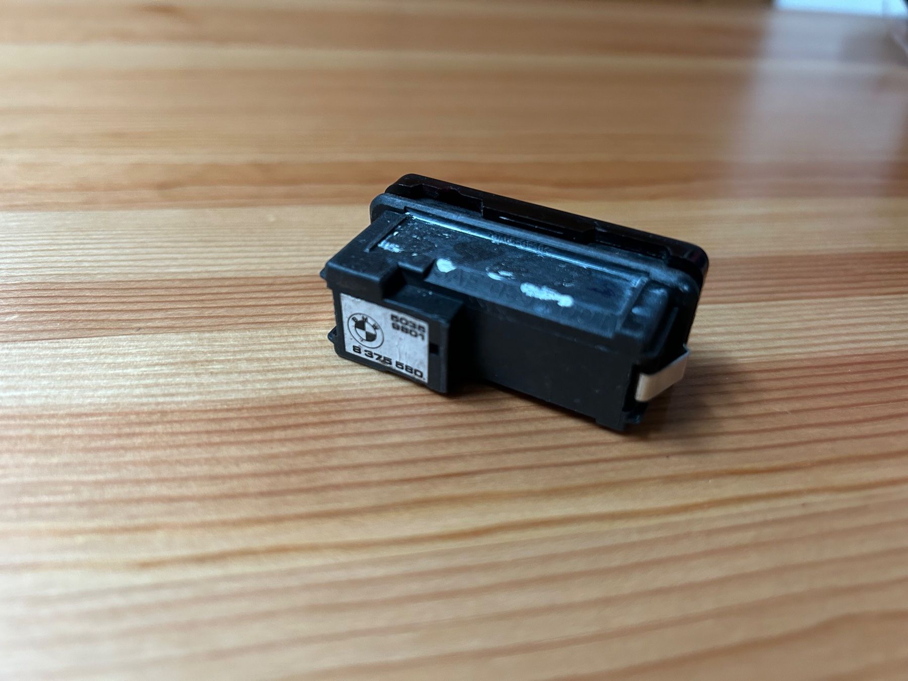 BMW Tutti pezzi di ricambio auto: BMW e39 e60 e65 e70 e71 Schalter Automatische Heckklappe – Usato da Basel venduto da Vatan1453 2