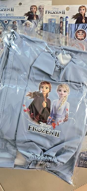 Giocattoli: Disney Decken, Disney Schulmaterialien, Disney Apron – Usato da Zürich venduto da joo_hrd5 1