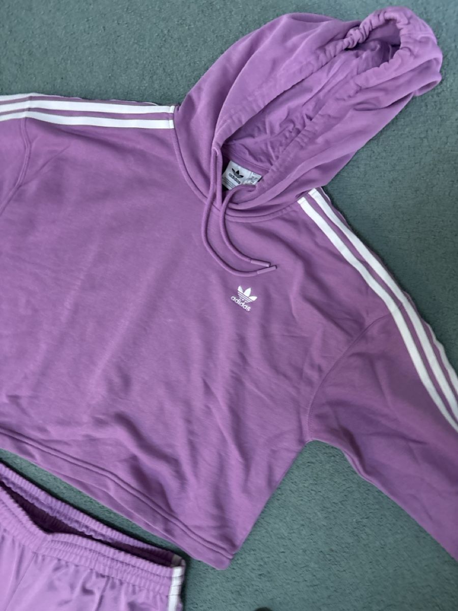 Adidas Completi & Tailleur: Adidas Trainingsanzug Neuwertig – Usato da Schattdorf venduto da MimiLand03 1