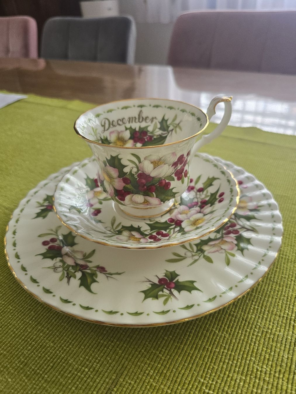 Royal Albert Set di piatti: Royal Albert Trio  "December" – Usato da Thal venduto da Vintagekeller