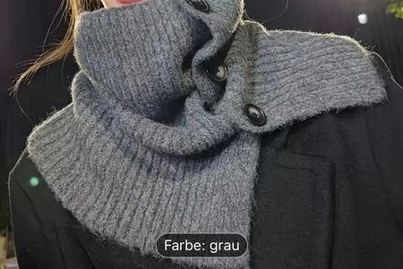 Kuscheliger Winterschal mit Knöpfen