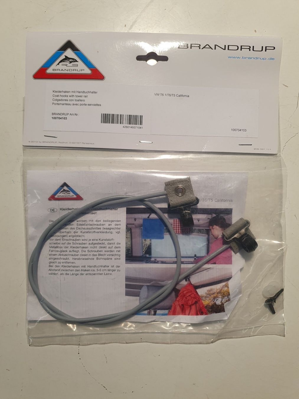 Handtuchhalter: Kleiderhaken mit Handtuchhalter – Gebraucht aus Zürich von loosebone