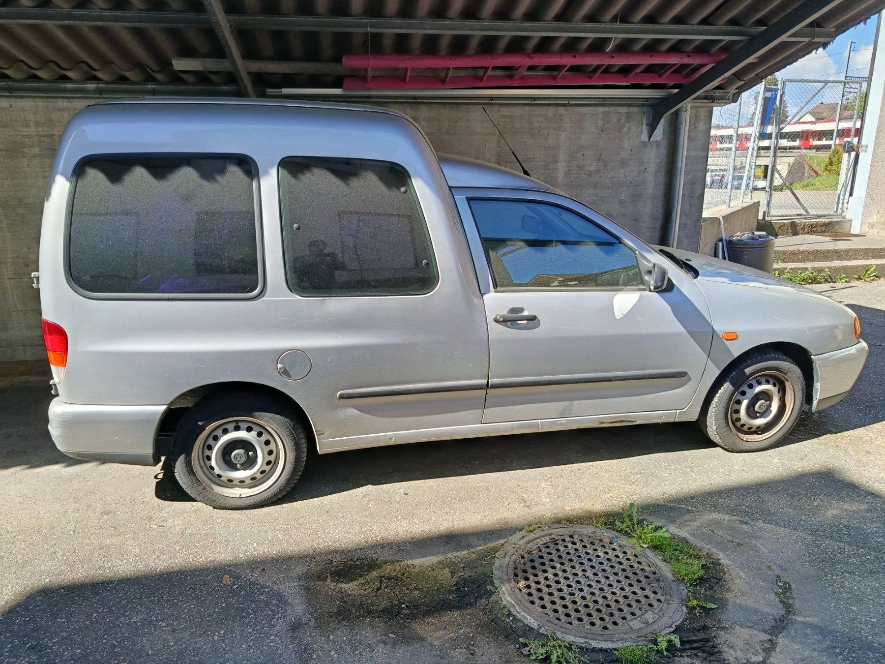 VW Veicoli commerciali: VW Caddy – Usato da Tegerfelden venduto da junesian 1