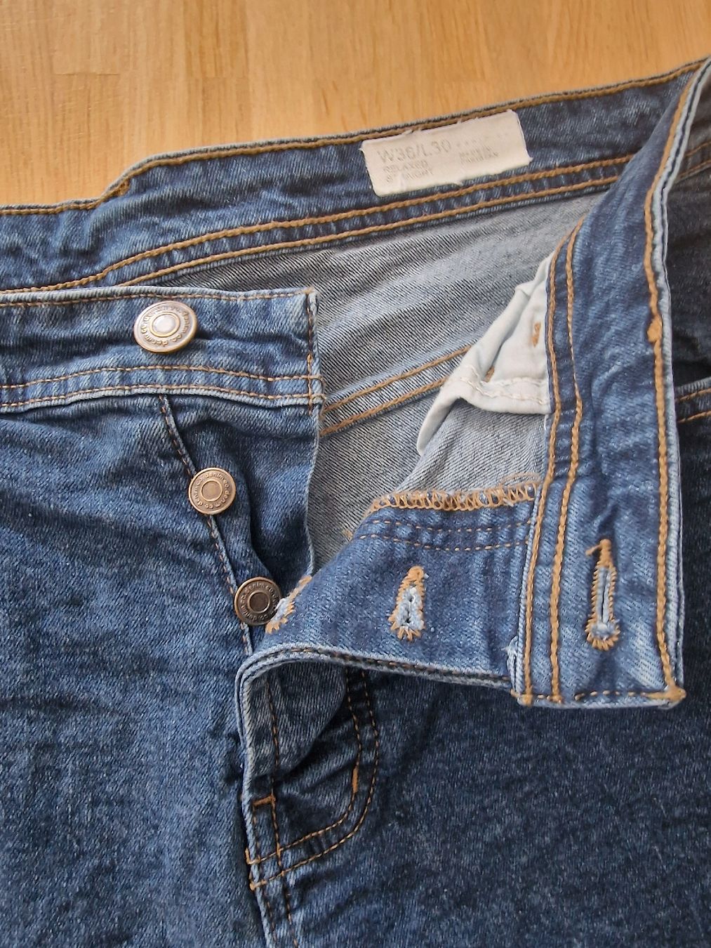 Jeans: Herren Jeans Relaxed Gr. W38/L30 – Usato da Worblaufen venduto da DD11 3