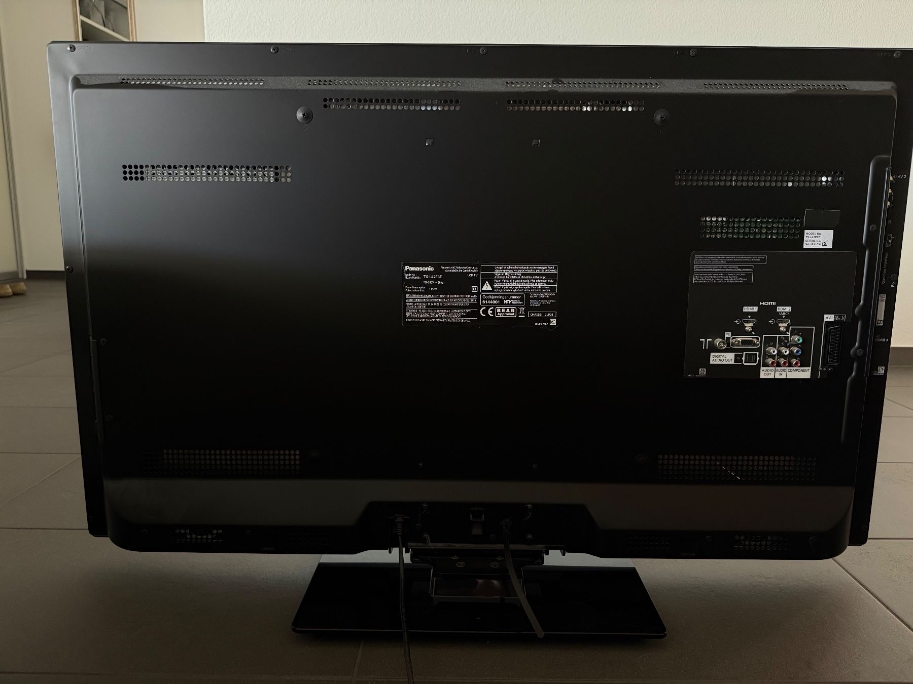 Panasonic Televisori: Fernseher Panasonic TX-L42E3E – Usato da Oensingen venduto da ukeller74 1