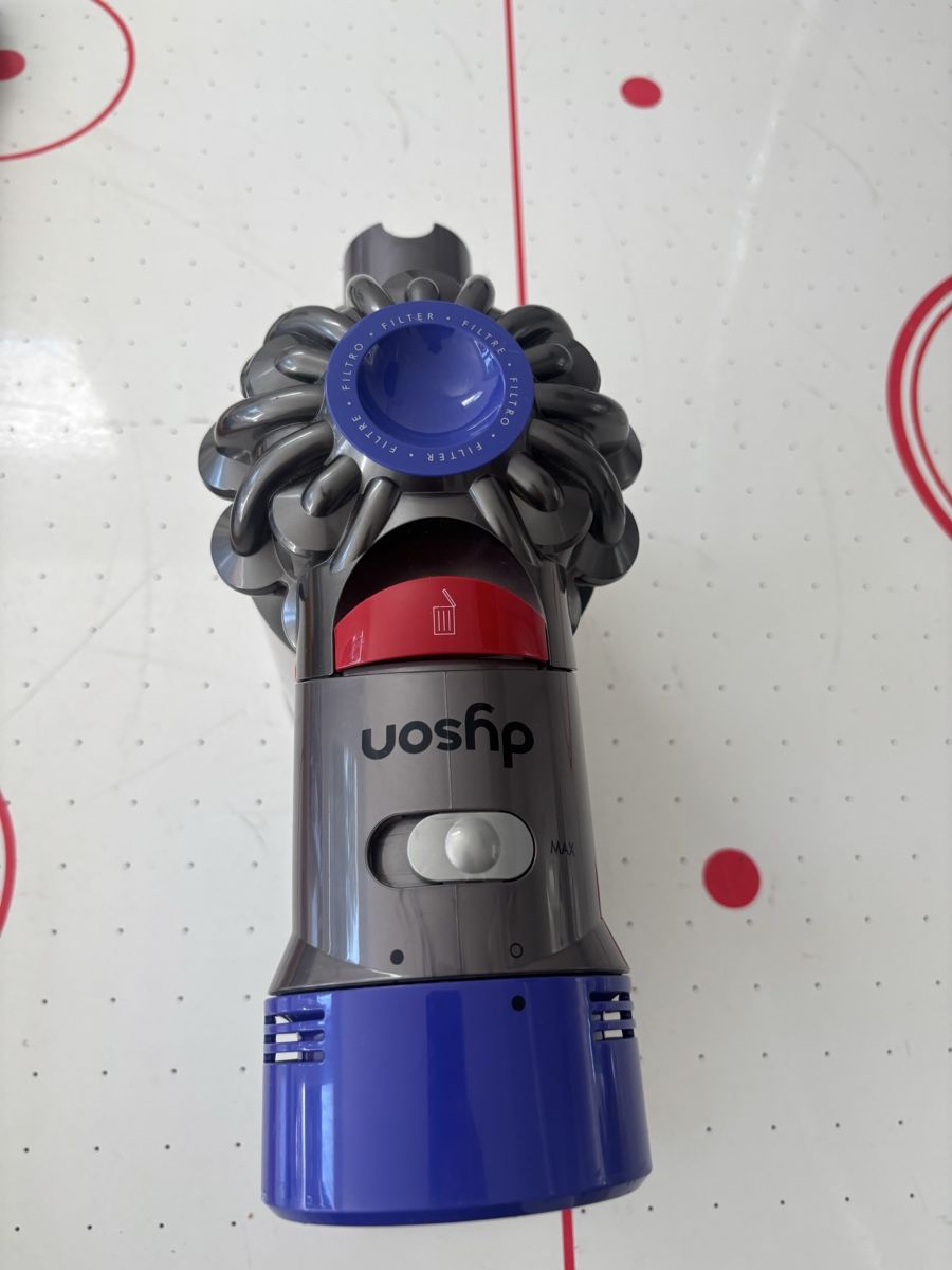 Dyson Aspirateurs & Accessoires: Dyson V8 – D'occasion à nods par Tozzifan 3